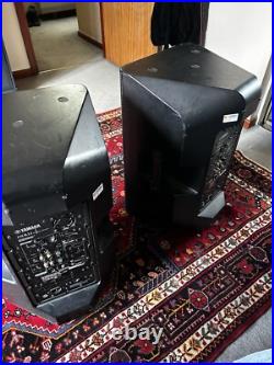 2 Yamaha Dxr12 Powered Speakers
