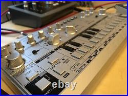 Behringer TD3 Analog Synthesizer Silver. Roland Tb303 Clone. Mint Condition