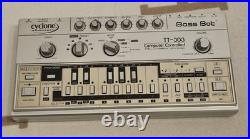 Cyclone Analogic Bass Bot TT-303 MK1 V1 Analog Synth + Original Box TB-303