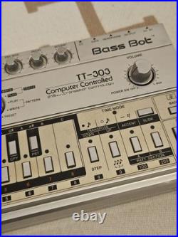 Cyclone Analogic Bass Bot TT-303 MK1 V1 Analog Synth + Original Box TB-303 Cyclone Analogic Bass Bot TT-303 MK1 V1 Analog Synth + Original Box TB-303