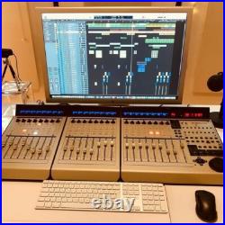 Mackie Control Universal MCU Pro XT C4 (Super Enhanced Black) PMVA LED Display