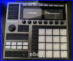 Native Instruments Maschine + MIDI Controller Maschine Plus