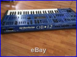 Oberheim OB-12 Synthesizer mit neuem Flight Case, Staubhülle & Anleitung
