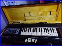ROLAND SH-2000 vintage synthesizer keyboard sh2000