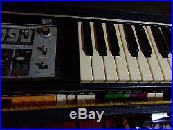 ROLAND SH-2000 vintage synthesizer keyboard sh2000