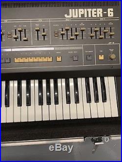 Roland Jupiter 6 classic analogue synthesizer RARE Immaculate with FF case