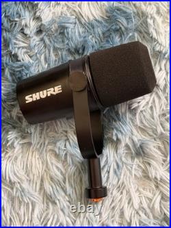 Shure MV7X XLR Podcast Microphone with Desk Stand & XLR Cable Boxed