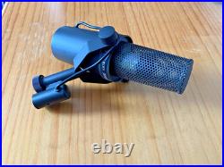 Shure SM7B Dynamic Cardioid Microphone with Windshields + Popshield