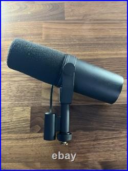 Shure SM7B Dynamic Vocal XLR Microphone + Elgato Mic Arm + XLR Cable