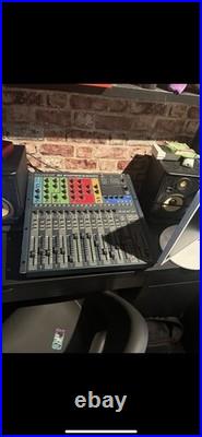 Soundcraft Si Expression Digital Mixing Console + Custom Flight Case