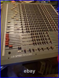 Soundcraft Spirit Live 16-into-8 Channel Mixing Desk