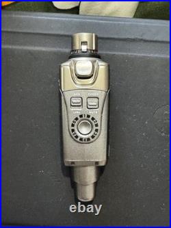 Xvive U4 In-Ear Wireless Monitor System 2.4Ghz Receiver & Transmitter