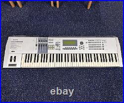 YAMAHA Motif ES7 76-Key Synthesizer Workstation in (Heavily used)