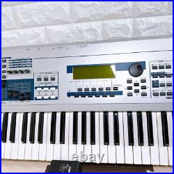 Yamaha MO6 61-Key Music Production Synthesizer Workstation DAW Control